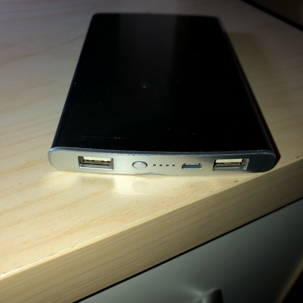 Blackweb battery charger